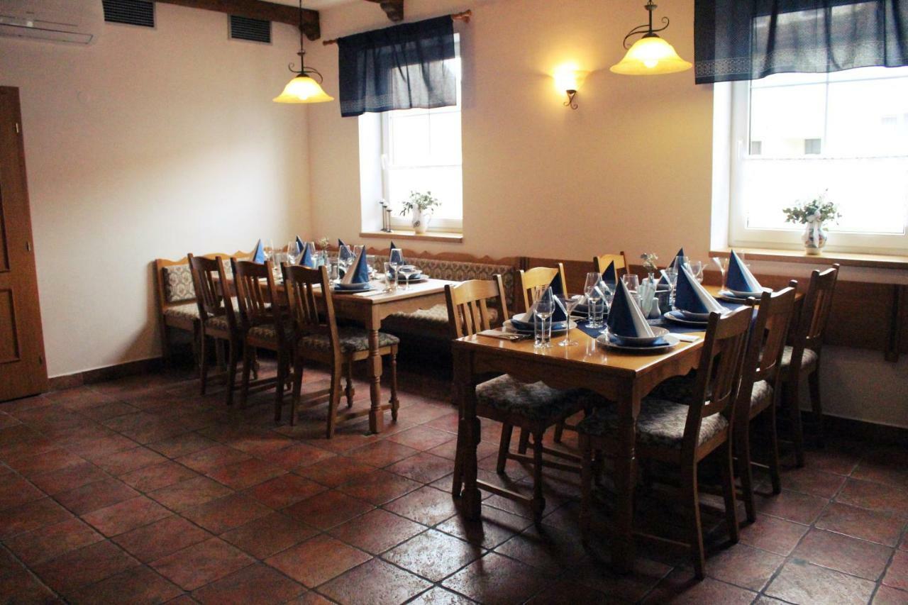 Penzion A Restaurace U Kalendu Strážnice 外观 照片